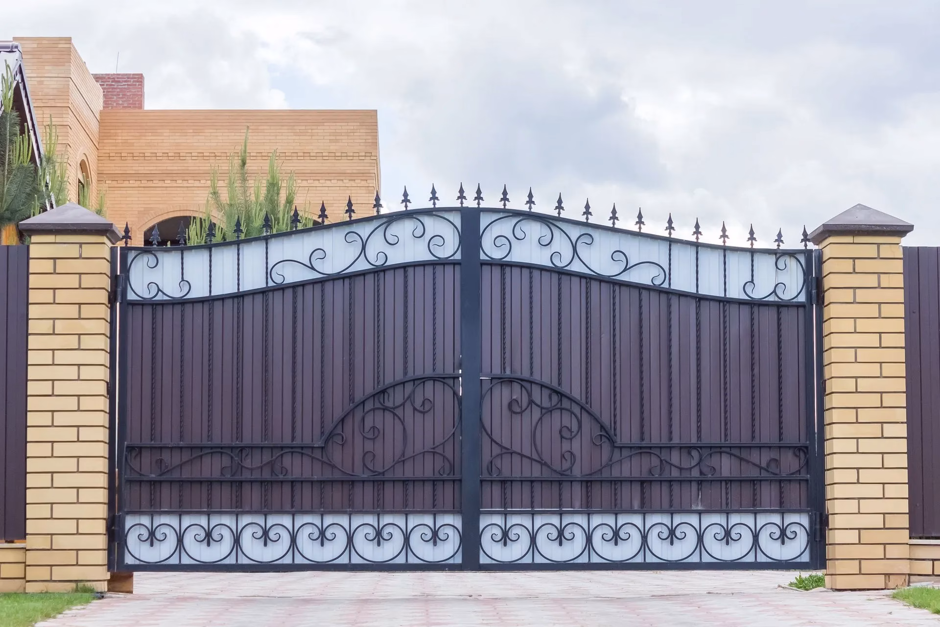 How Driveway Gates Improve Your Property's Value